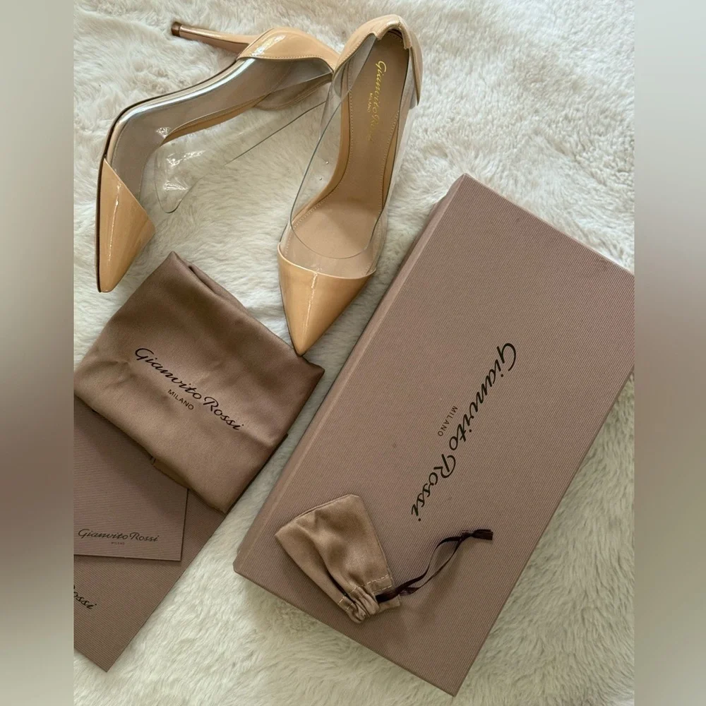 NEW Gianvitto Rossi PUMP WITH CLEAR SIDES IN PLEXI PATENT LEATHER - Picture 1 of 9